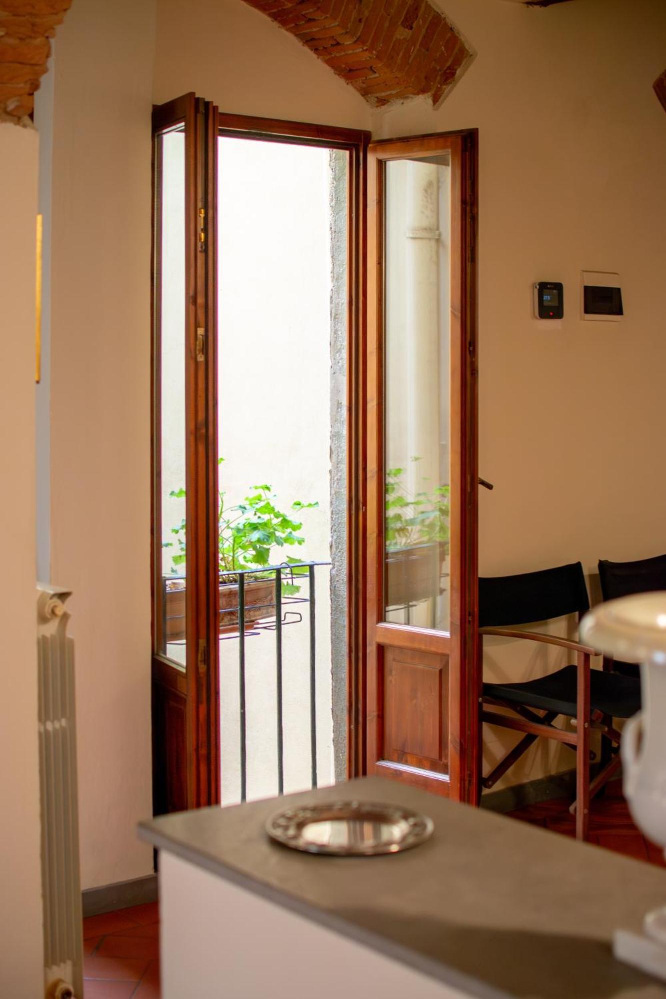 Central And Quiet Apartment ฟลอเรนซ์ ภายนอก รูปภาพ